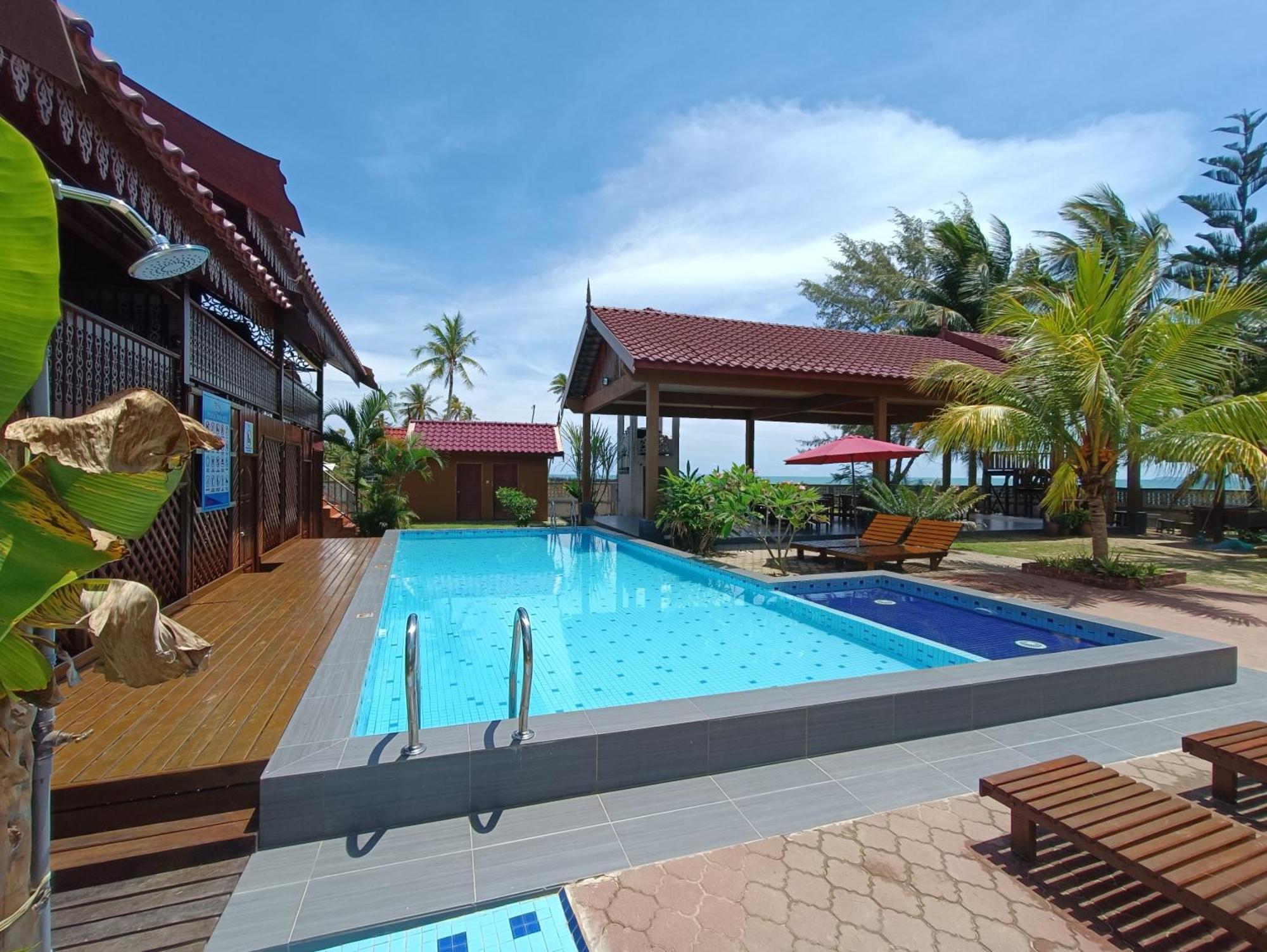 Bayu Beach Penarek Kampung Penarik Exterior photo