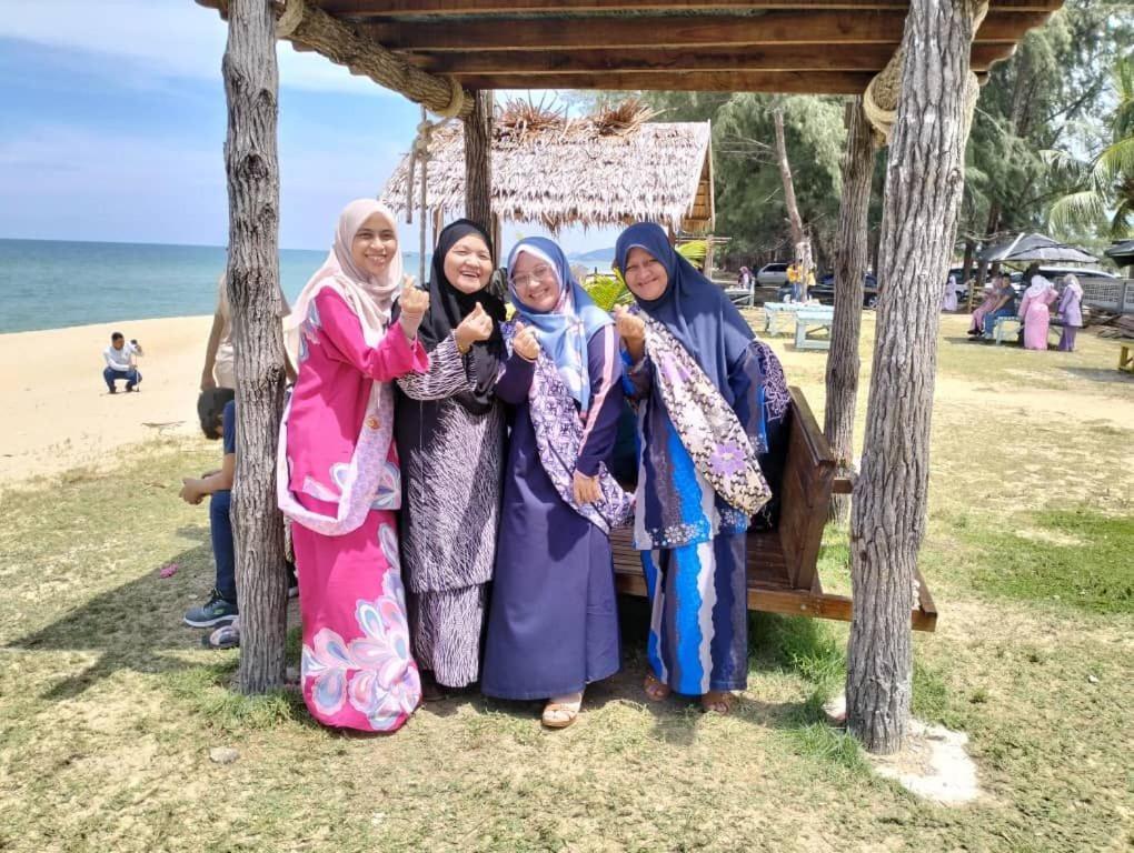 Bayu Beach Penarek Kampung Penarik Exterior photo